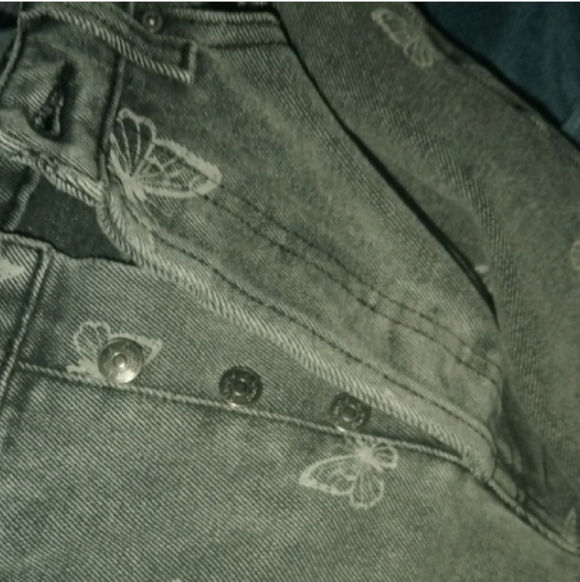 Butterfly Embroidered Gray Women Jeans - Picture 7 of 7